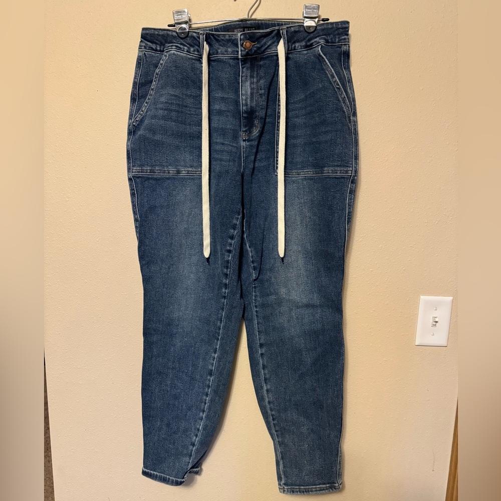 Judy Blue Jogger Jeans with drawstring